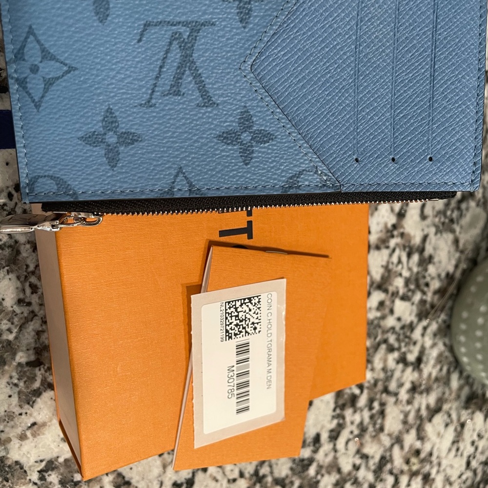 Monogram Taiga coin cardholder in denim - Picture 3 of 6